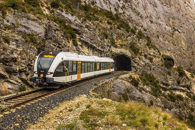 Ferrocarrils comprarà un tercer tren per a la línia de Lleida a la Pobla