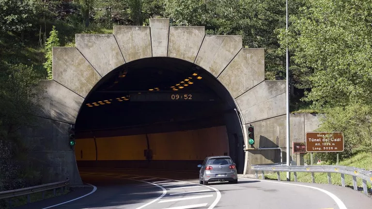 Els residents amb el túnel del Cadí gratis tenen fins al 30 de juny per facilitar la matrícula i canviar a Via-T o Awai