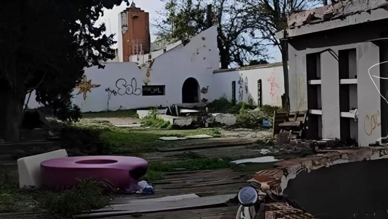 La Paeria de Lleida inicia l'enderroc de l'antiga discoteca de Gardeny