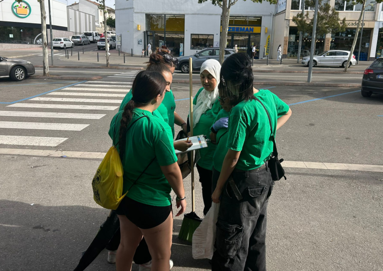 Tàrrega desplega deu agents cívics per reforçar la neteja i recollir les demandes veïnals