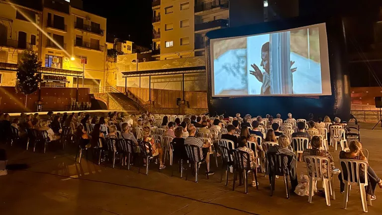 Més de 1.500 espectadors gaudeixen del cinema a la fresca a Tàrrega
