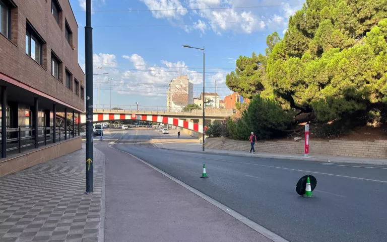 L’avinguda del Segre manté aquest divendres el tall de trànsit per tasques de manteniment de la galeria d’aigües residuals