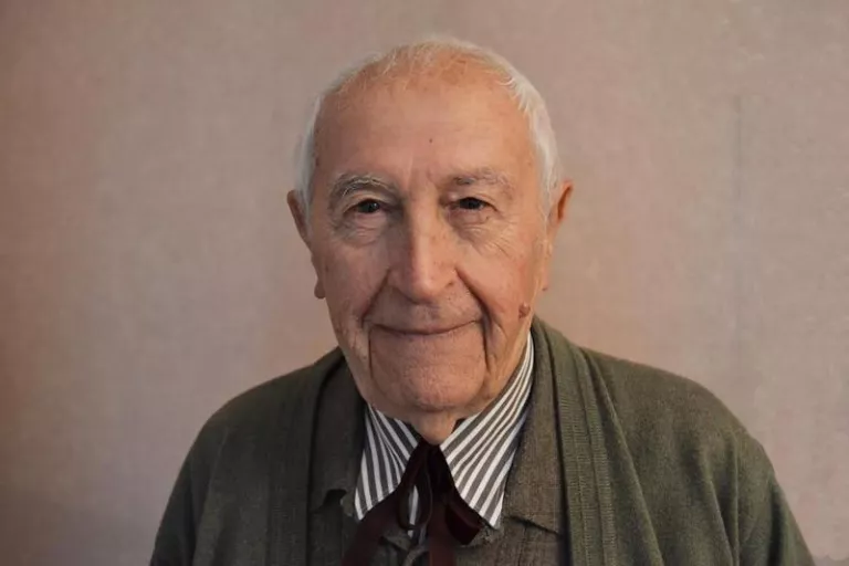 Josep Vallverdú: "Escriure és com viure"