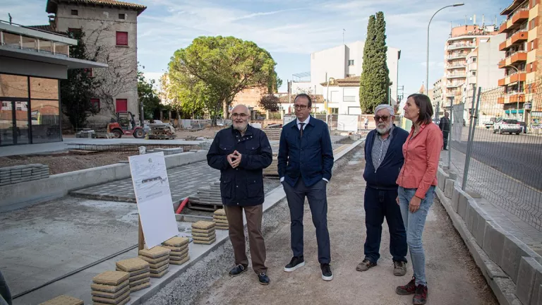 El vial lateral de la nova residència de Mollerussa, enllestit a finals d’any