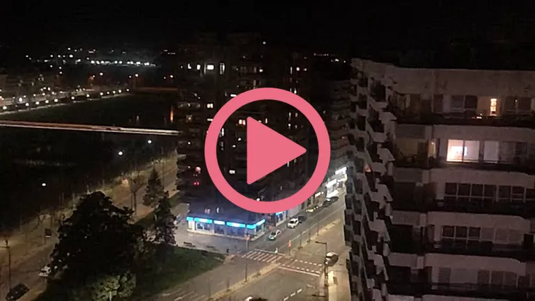 #VÍDEO | Lleida homenatja des dels balcons el personal sanitari