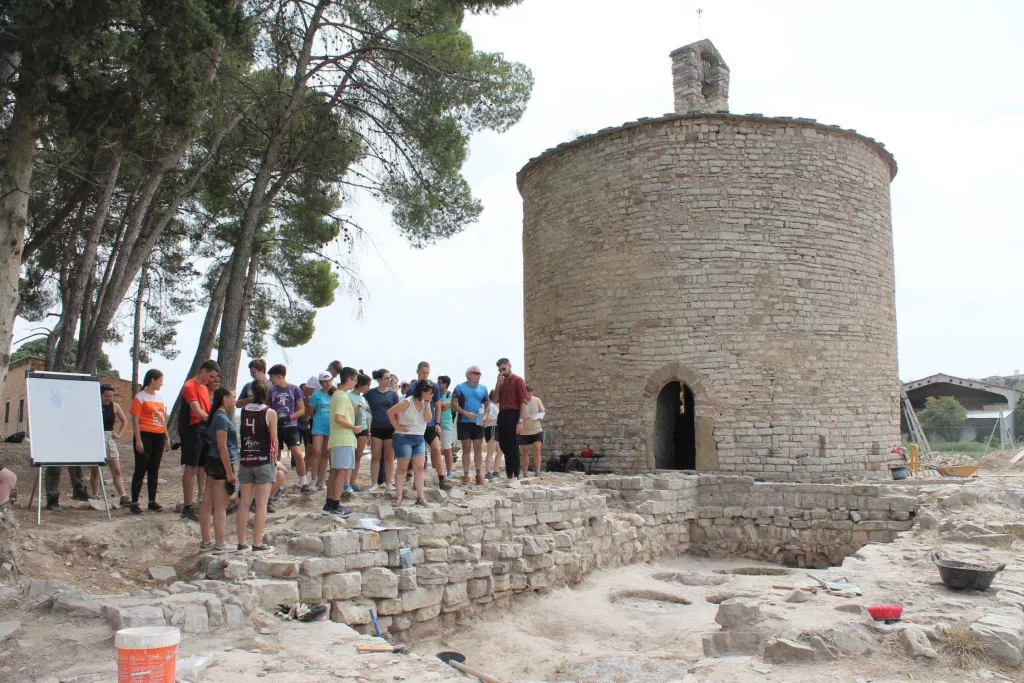Cervera reprèn les excavacions arqueològiques a Sant Pere el Gros amb el camp de treball de Joventut