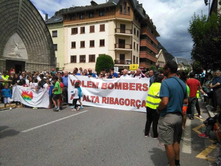 Bombers voluntaris i Generalitat arriben a un preacord i no tancaran el parc del Pont de Suert