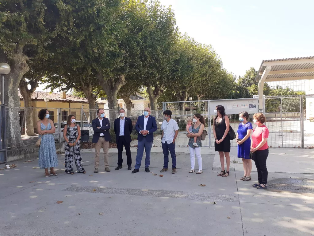 El conseller d'Educació visita el terreny on s'efectuaran les obres de l'Escola Arnau Berenguer al Palau d'Anglesola
