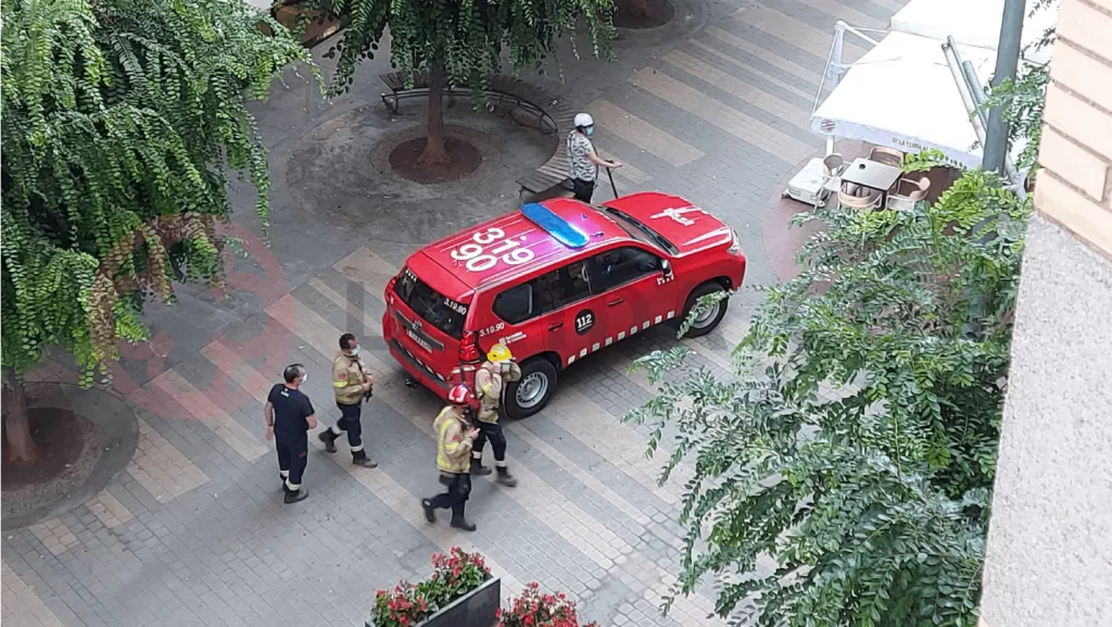 ⏯️ Els Bombers intenten accedir a un habitatge a la Zona Alta de Lleida