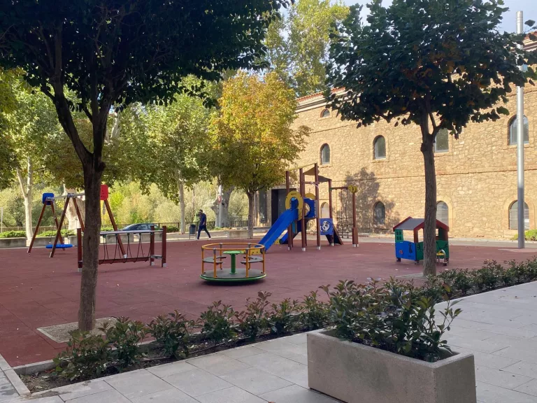 La Paeria de Balaguer reobre els parcs infantils del Molí de l’Esquerrà i del Firal després de les obres de millora