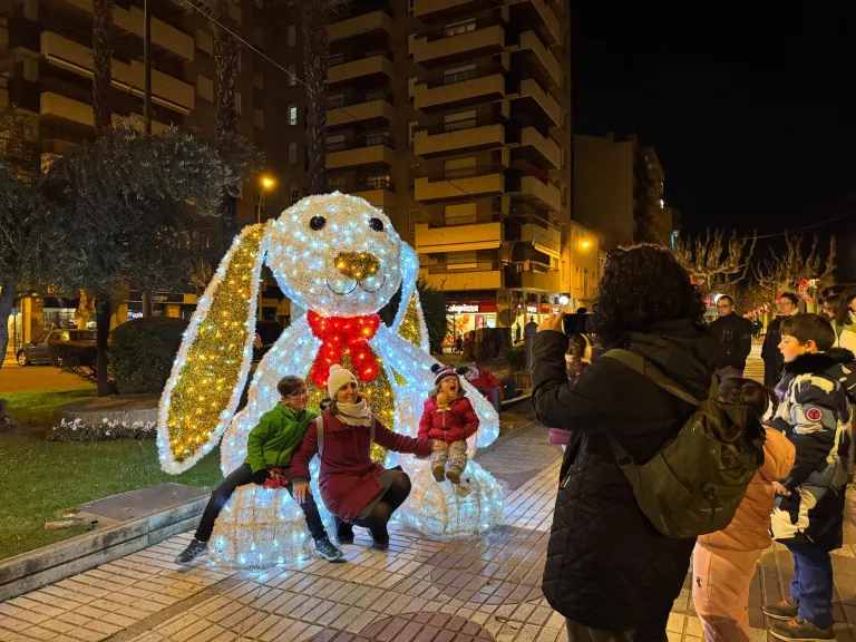 Balaguer encén les llums de Nadal amb part de la instal·lació pendent