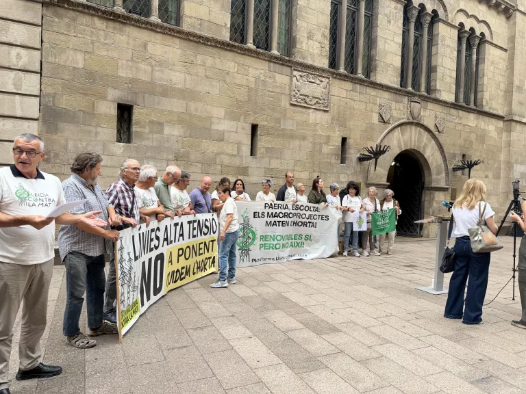 Lleida contra la MAT porta als jutjats la llicència de la línia d’evacuació del macroparc solar d’Alcarràs