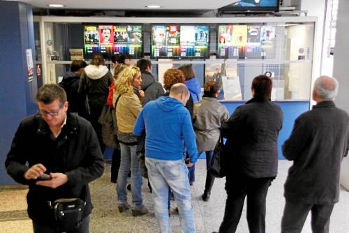 Anar al cinema i veure la televisió, les activitats culturals preferides dels catalans