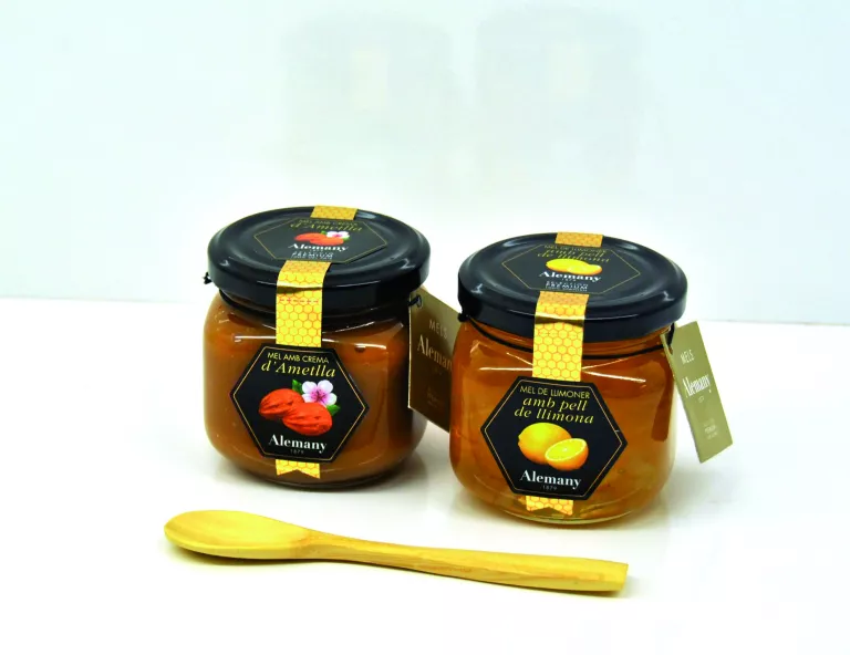 Torrons i Mel Alemany consolida la seva línia gourmet amb les noves mels d’ametlla i de llimona