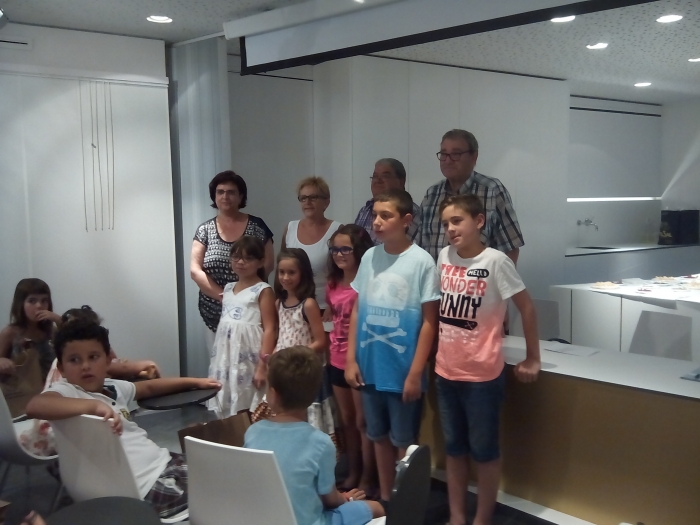 Entrega de premis de la fase local del 1r Concurs de dibuix intergeneracional