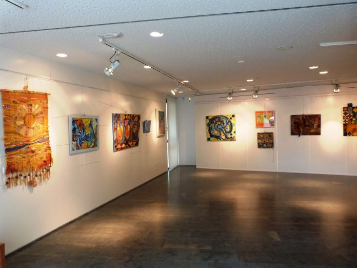 mostra interdisciplinar de la polifacètica artista alemanya resident a la Floresta, Edith Shaar