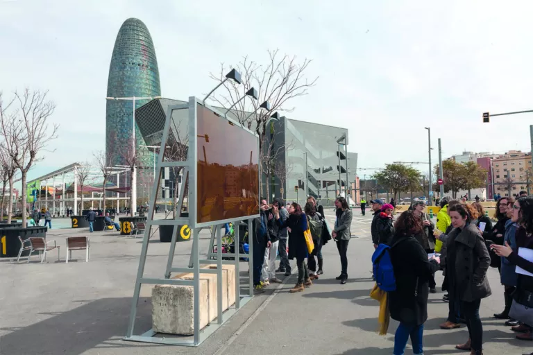 Alemany aporta 300 quilos de mel per a una instal·lació de l’artista Luis Bisbe a Barcelona