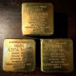 Tres Stolpersteine dedicades a tres segarrencs deportats en camps nazis