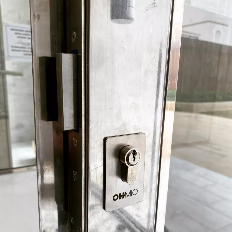 cerradura anti okupas para comunidades de vecinos
