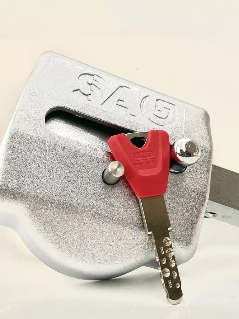Cerrojo Sag con llave Keso