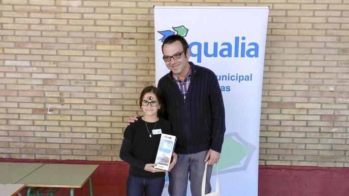 Una nena fragatina s'endú el Premi d'Aqualia