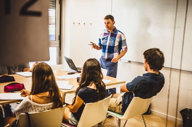 Aprofita l'estiu amb els cursos intensius i les estades a l'estranger de English Study Centre!