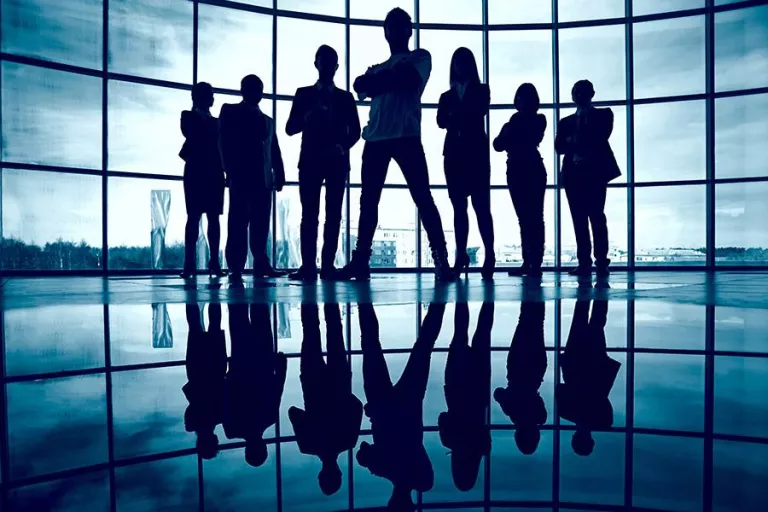 Aprèn les 7 claus del lideratge eficaç en l'àmbit professional