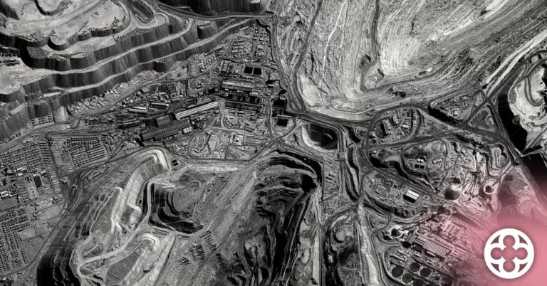Ignacio Acosta, Vista de satèl·lit de la ciutat minera de Chuquicamata, Xile, 2011 (Servei Aerofotogramètric, SAF)