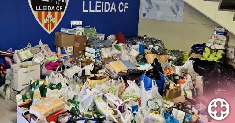 Material recollit pels afectats per la DANA a València ©Lleida CF
