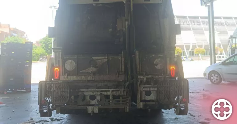 Imatge del vehicle de bicompartimen d'Ilnet ©Comú de Lleida