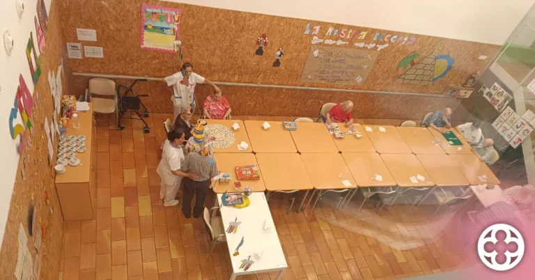 Imatge durant la visita al Centre de Dia municipal de Santa Clara ©Comú de Lleida