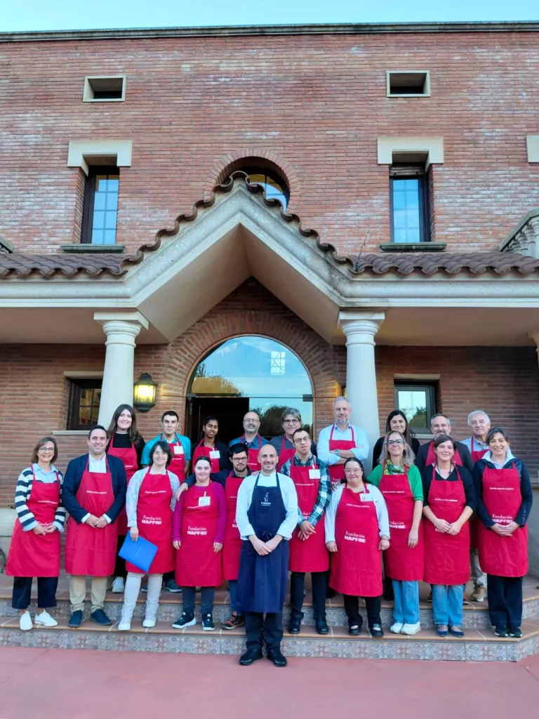 Empresaris de COELL cuinen amb joves de Down Lleida