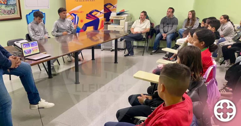 Visita dels alumnes del col·legi Joan Maragall al Camp d'Esports © Lleida CF