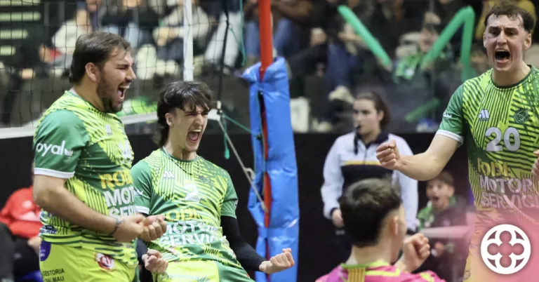 Celebració dels jugadors ©Rodi Balàfia Vòlei