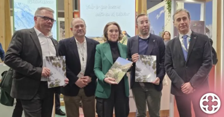 Xavier Palau amb altres membres del partit a FITUR ©PP Lleida