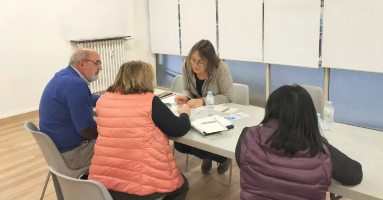 Laura Bergés en la reunió amb l’associació veïnal de la Zona Alta ©comúdelleida